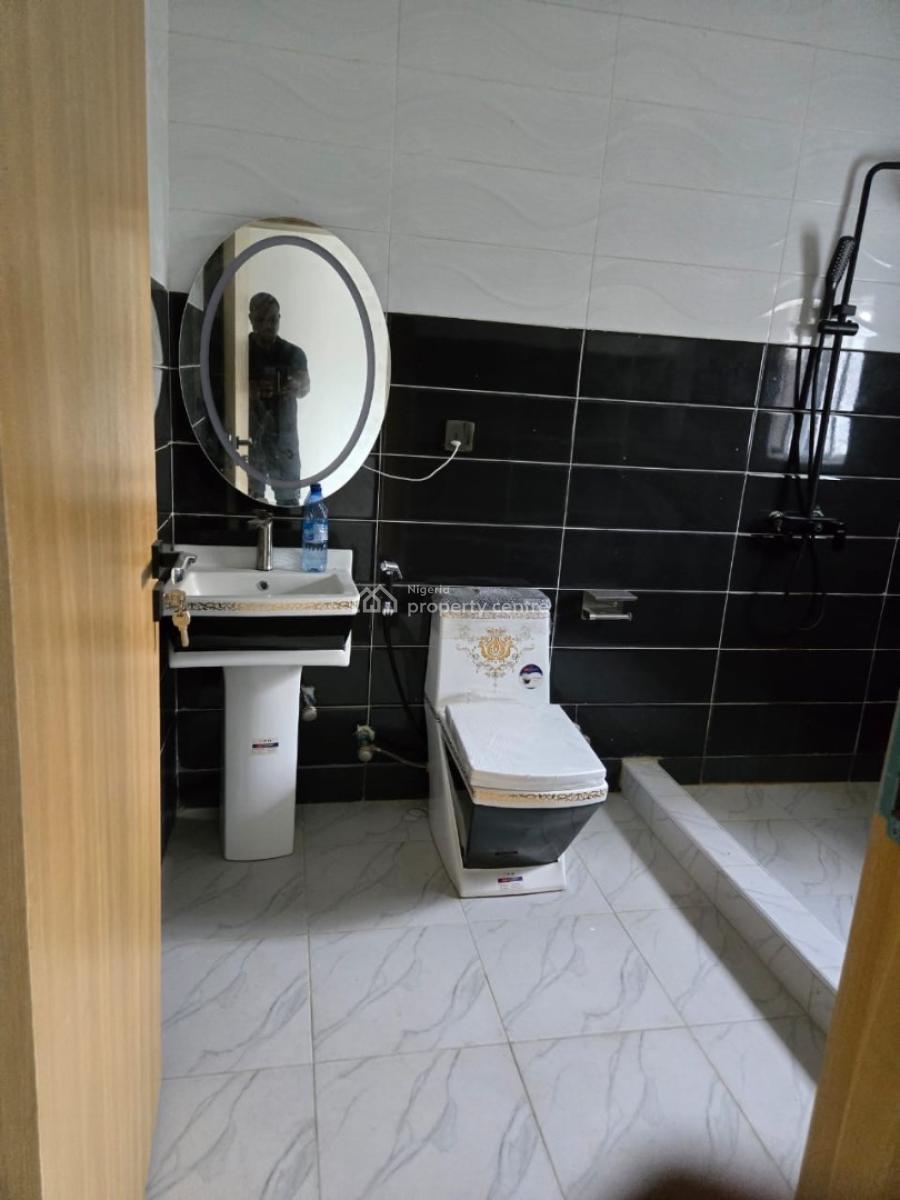 2 Bedroom Apartment, New Road, Lekki, Lagos, Flat / Apartment for Rent