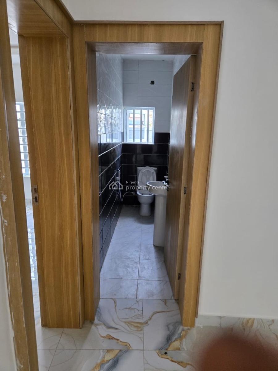 2 Bedroom Apartment, New Road, Lekki, Lagos, Flat / Apartment for Rent