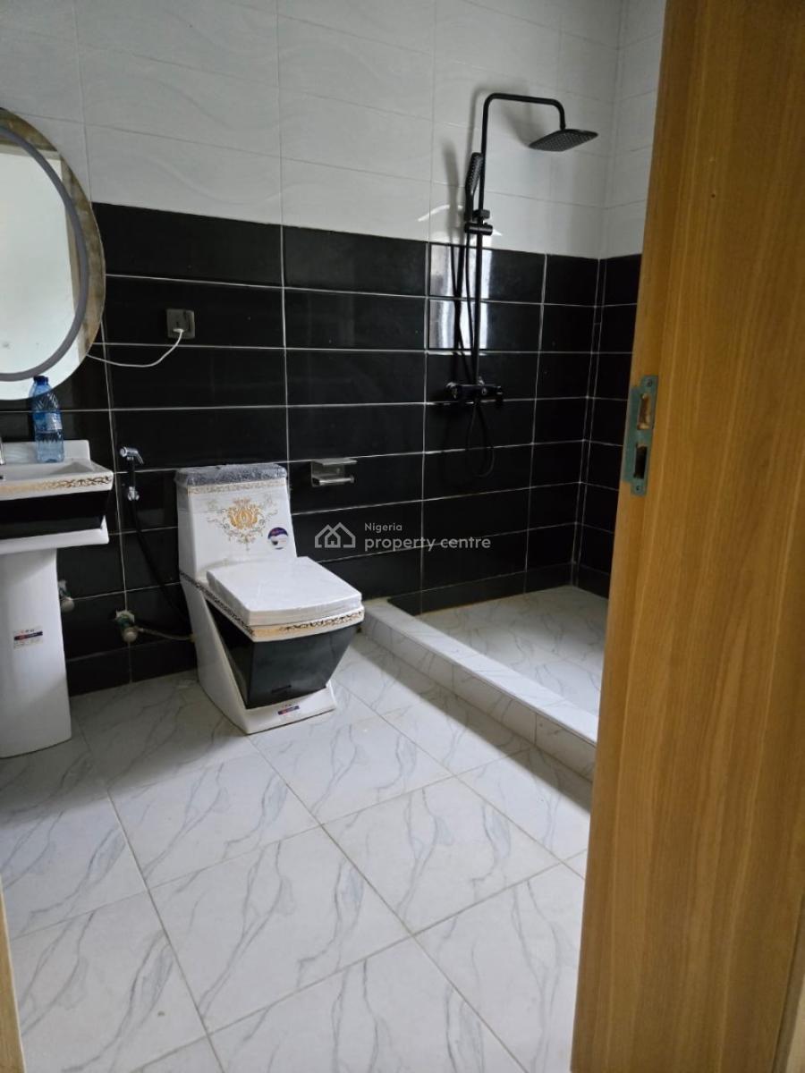 2 Bedroom Apartment, New Road, Lekki, Lagos, Flat / Apartment for Rent