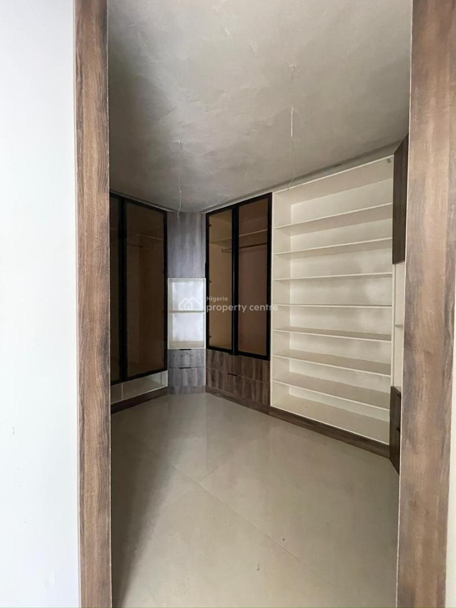 Spacious  4 Bedroom Maisonette with Bq and Pool, Old Ikoyi, Ikoyi, Lagos, Flat / Apartment for Sale