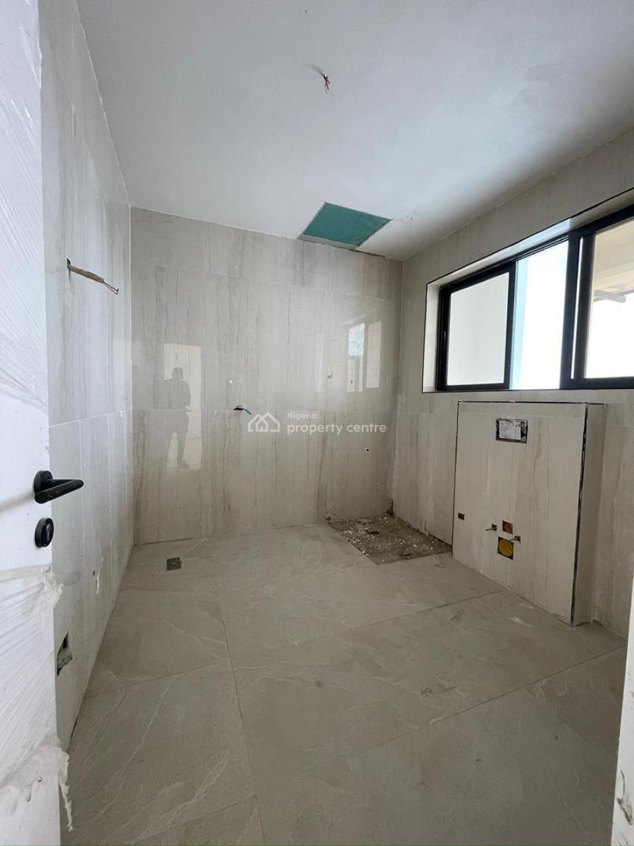 Spacious  4 Bedroom Maisonette with Bq and Pool, Old Ikoyi, Ikoyi, Lagos, Flat / Apartment for Sale