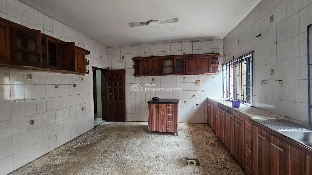 Spaciously Built 7 Bedroom Detached Duplex with 2bedroom Chalet with B, Ikeja Gra, Ikeja, Lagos, Office Space for Rent