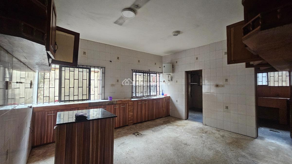 Spaciously Built 7 Bedroom Detached Duplex with 2bedroom Chalet with B, Ikeja Gra, Ikeja, Lagos, Office Space for Rent