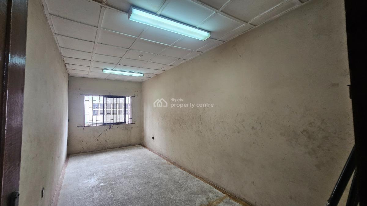 Spaciously Built 7 Bedroom Detached Duplex with 2bedroom Chalet with B, Ikeja Gra, Ikeja, Lagos, Office Space for Rent