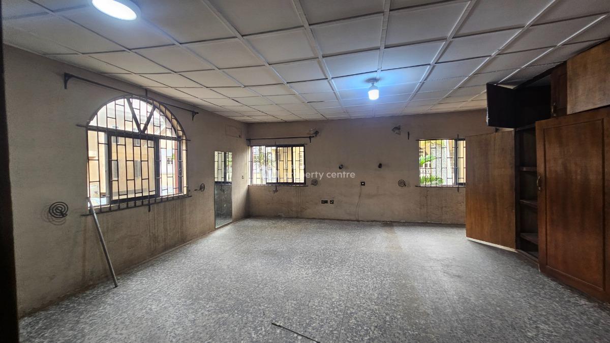 Spaciously Built 7 Bedroom Detached Duplex with 2bedroom Chalet with B, Ikeja Gra, Ikeja, Lagos, Office Space for Rent