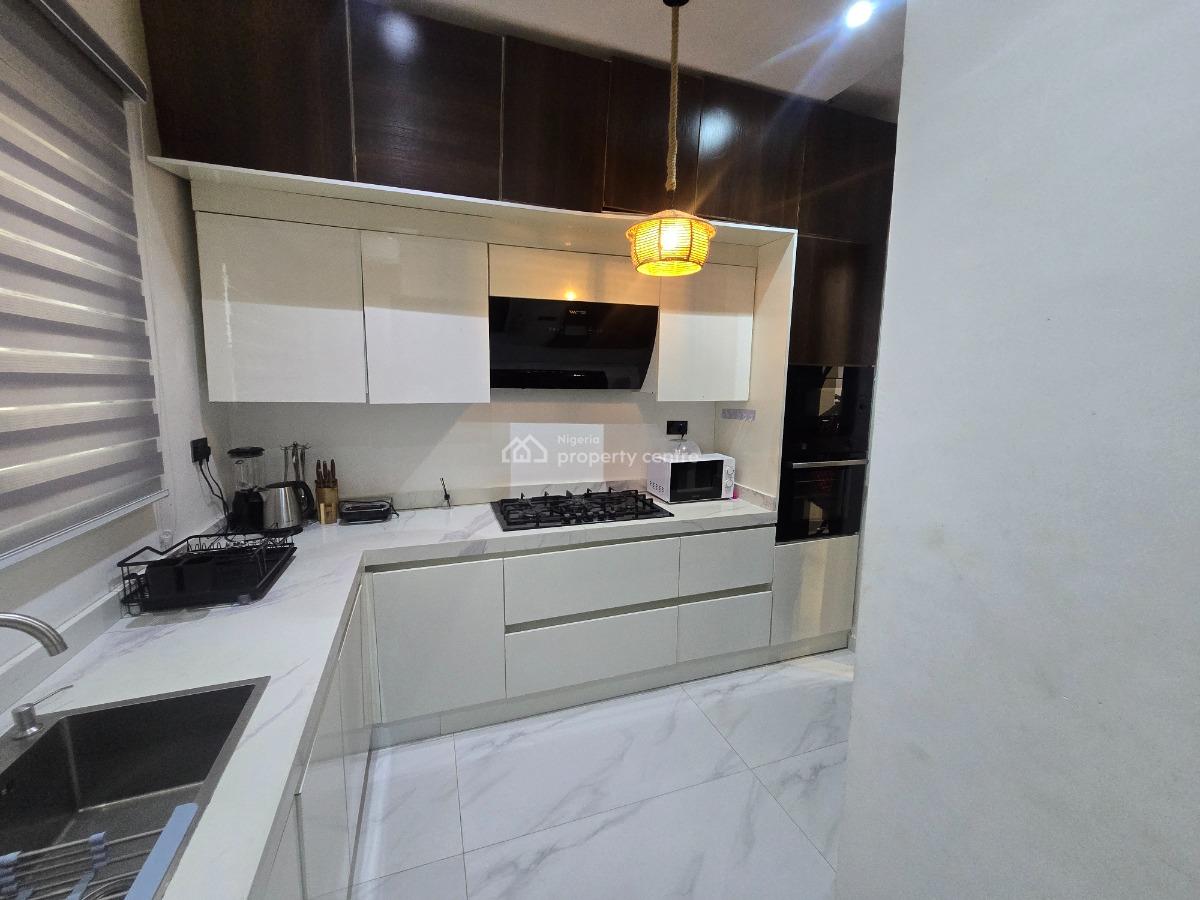 _tastfully Furnished 2 Bedroom Flat with Fully Furnished Bq Available, Off Admiralty Road, Lekki Phase 1, Lekki, Lagos, Flat / Apartment for Rent