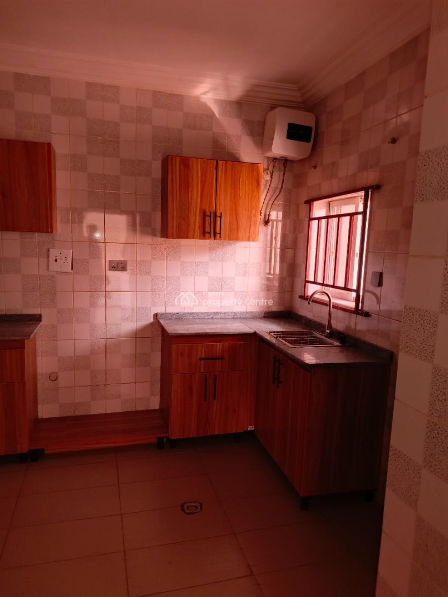 Clean Spacious Serviced 2 Bedroom Flat in an Estate, Serviced with Gen, Wuye, Wuye, Abuja, Flat / Apartment for Rent