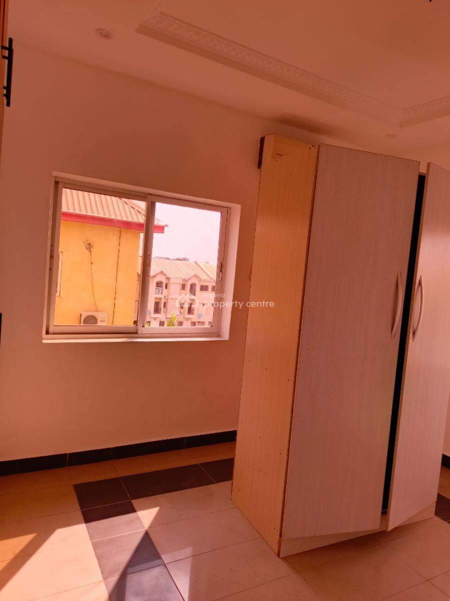 Clean Spacious Serviced 2 Bedroom Flat in an Estate, Serviced with Gen, Wuye, Wuye, Abuja, Flat / Apartment for Rent