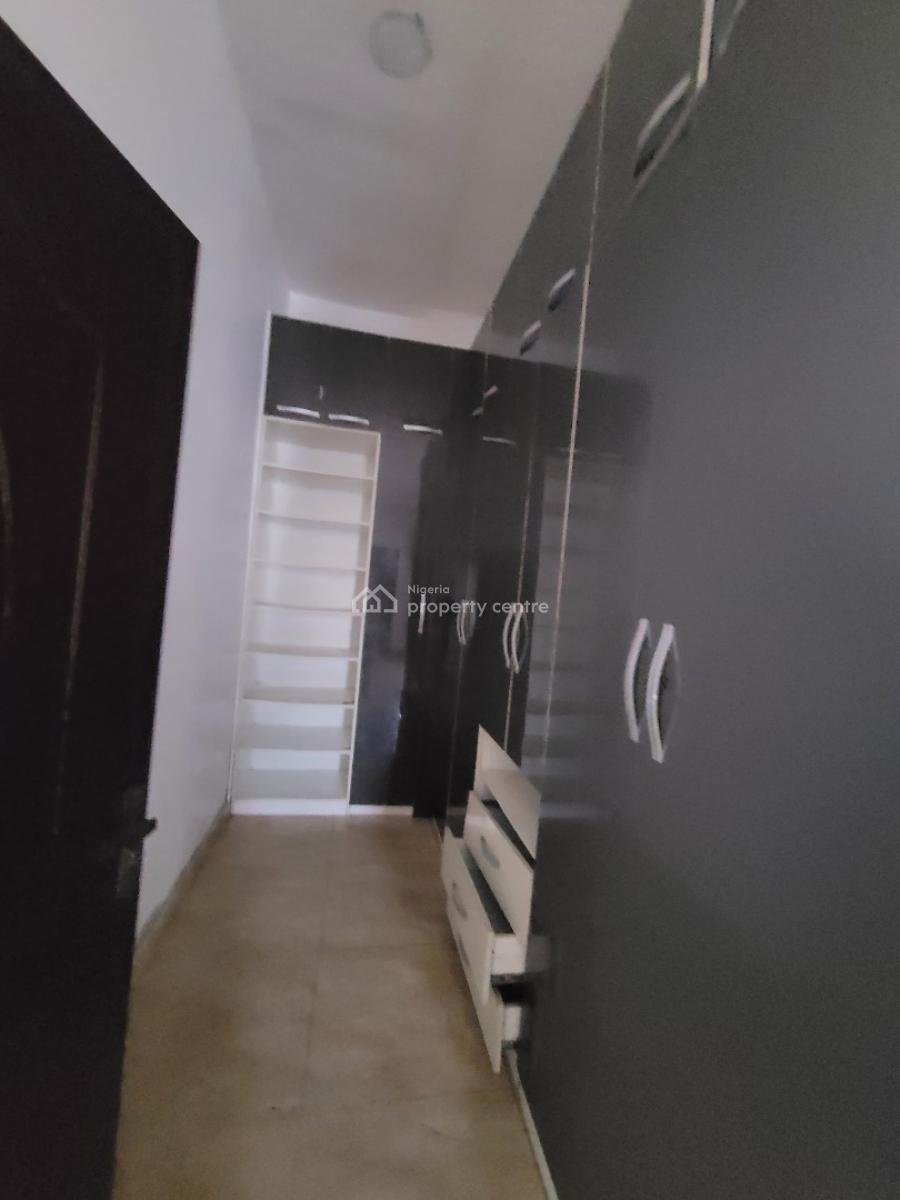 Spacious Master Bedroom, Chevron Alt., Lekki, Lagos, Flat / Apartment for Rent