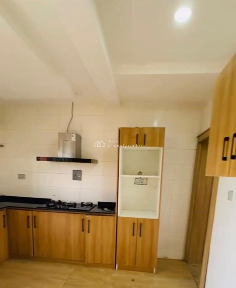 Luxury 2 Bedroom En-suite Flat, By Nizamiya Hospital, Idu Industrial, Abuja, Block of Flats for Sale