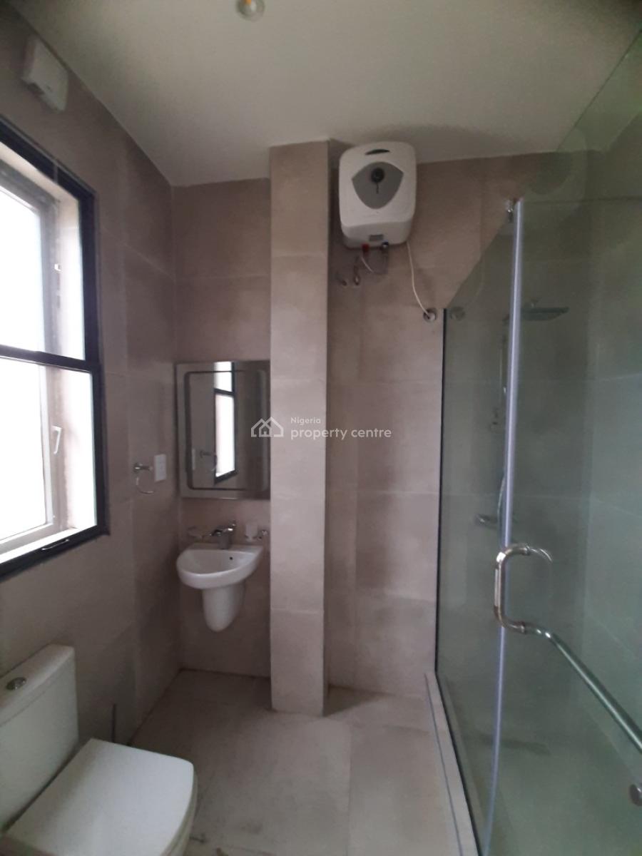 Serviced with 24/7 Power Supply 2 Bedroom En-suite Flat with an Open F, Lekki Phase 1, Lekki, Lagos, Flat / Apartment for Rent