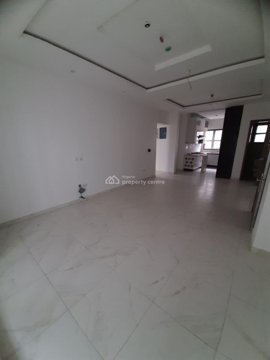 Serviced with 24/7 Power Supply 2 Bedroom En-suite Flat with an Open F, Lekki Phase 1, Lekki, Lagos, Flat / Apartment for Rent