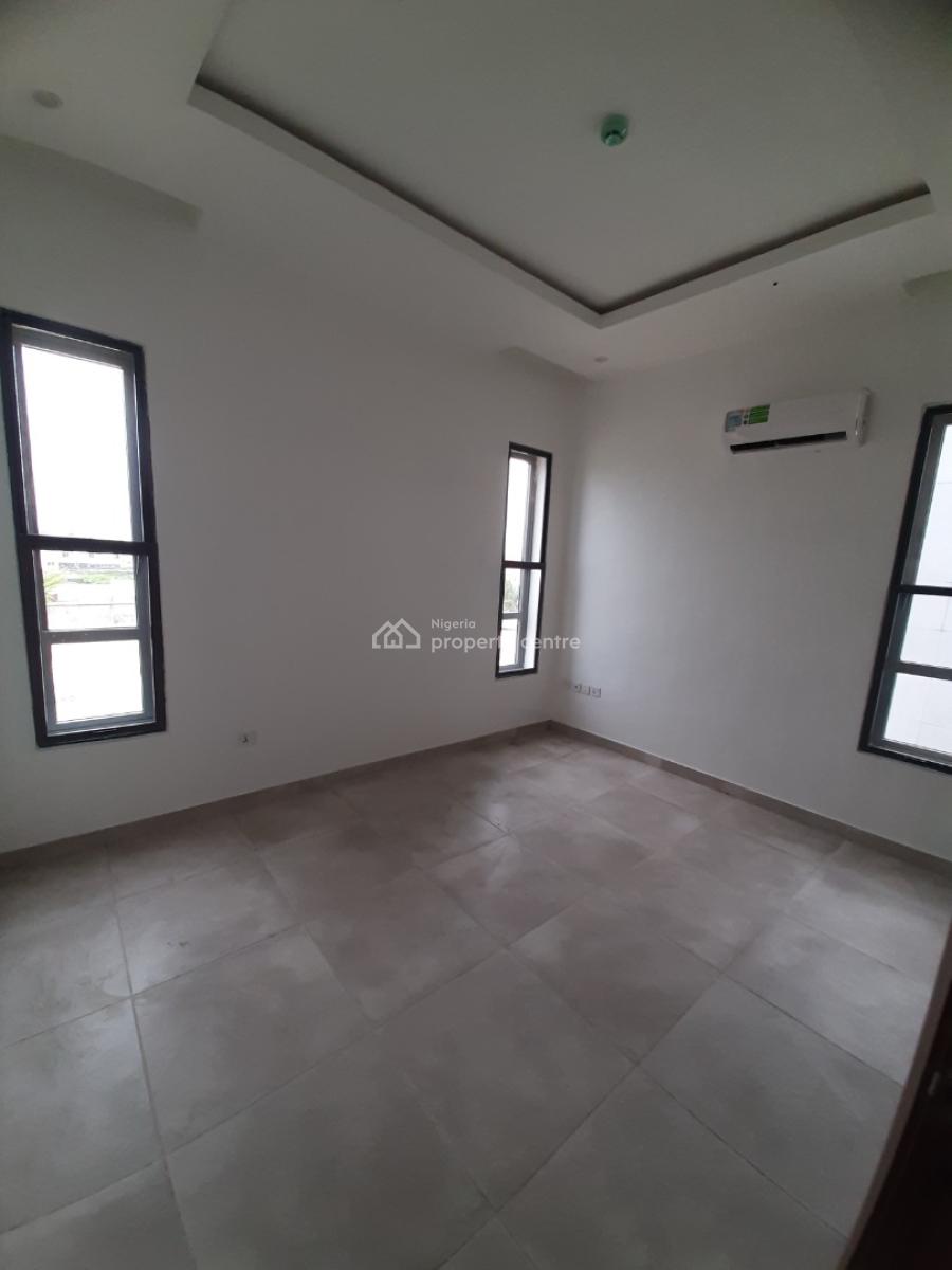 Serviced with 24/7 Power Supply 2 Bedroom En-suite Flat with an Open F, Lekki Phase 1, Lekki, Lagos, Flat / Apartment for Rent
