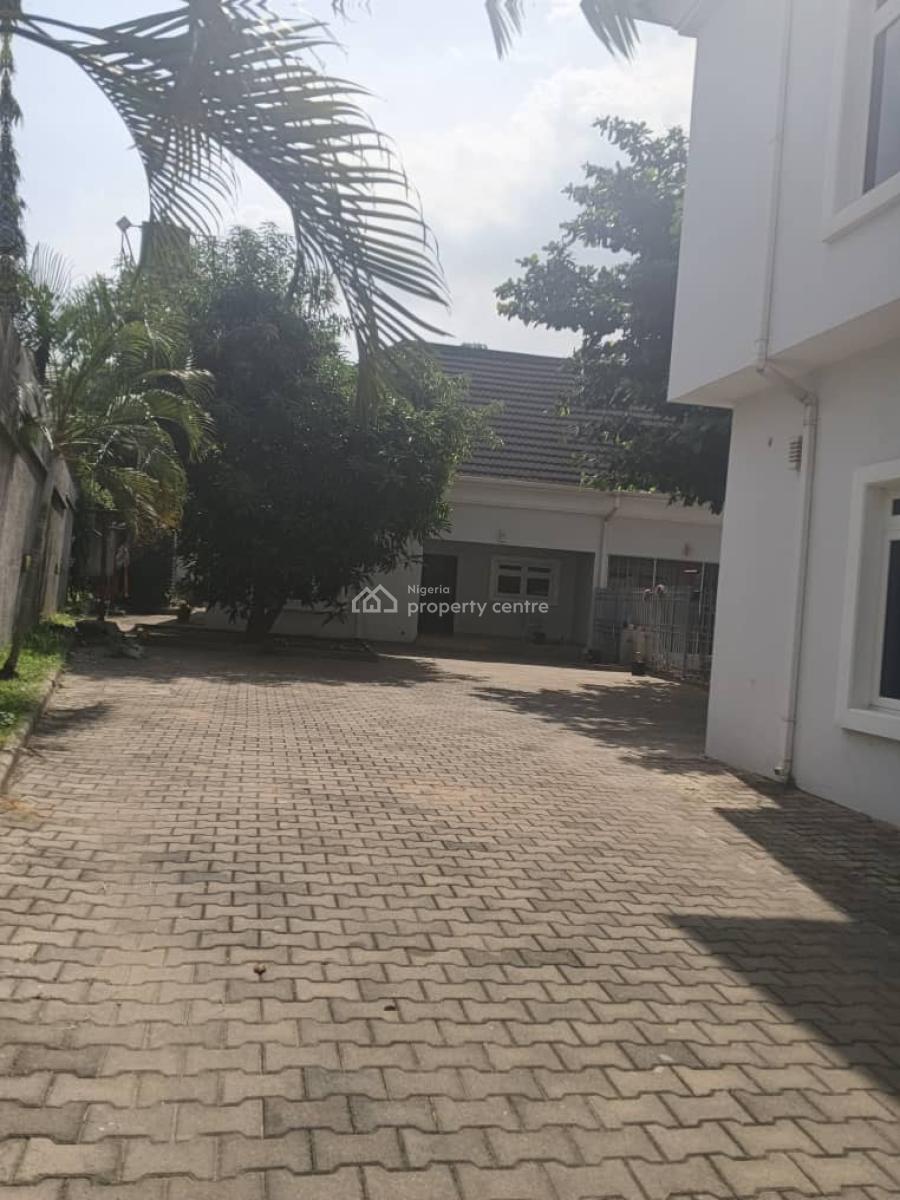 Luxury 4-bedroom Twin Duplex, Guzape District, Abuja, Semi-detached Duplex for Rent