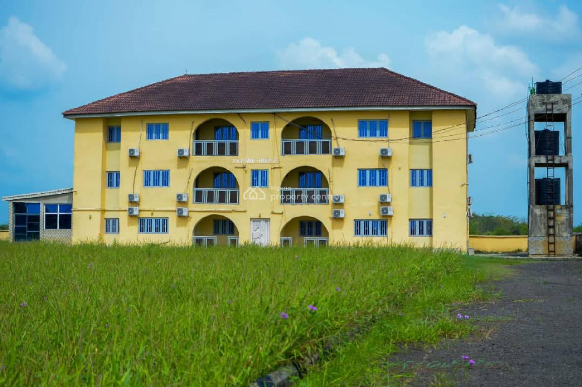 Luxurious 3bed Room Flats  in The Esteemed Isheri Opic Estate, Opic, Isheri North, Lagos, Flat / Apartment for Rent