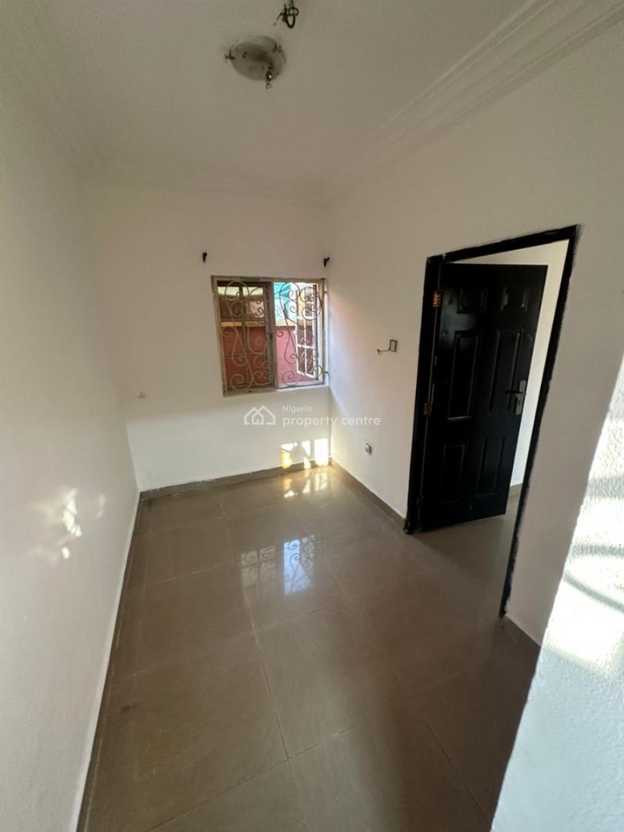 a Mini One  Bedroom Apartment in a Good Neighborhood, 6th Avenue, Gwarinpa, Abuja, Mini Flat (room and Parlour) for Rent