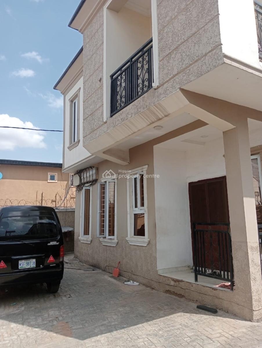 Mini Flat Upstairs Available in a Secured Neighborhood, Jimoh Shobowale Street, Gra Phase 1, Magodo, Lagos, Mini Flat (room and Parlour) for Rent