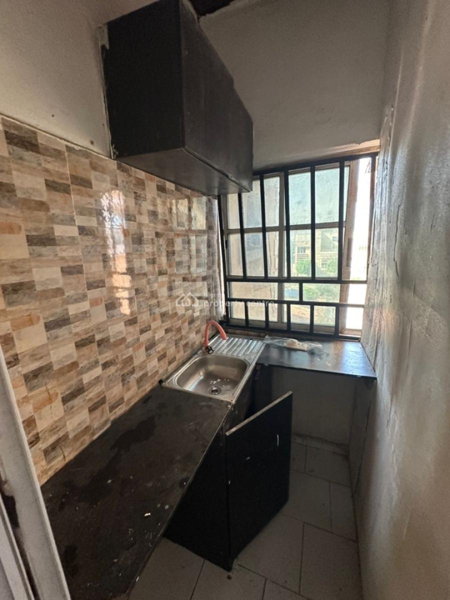 a Spacious One Bedroom Apartment in a Good Environment, 4th Avenue, Gwarinpa, Abuja, Mini Flat (room and Parlour) for Rent