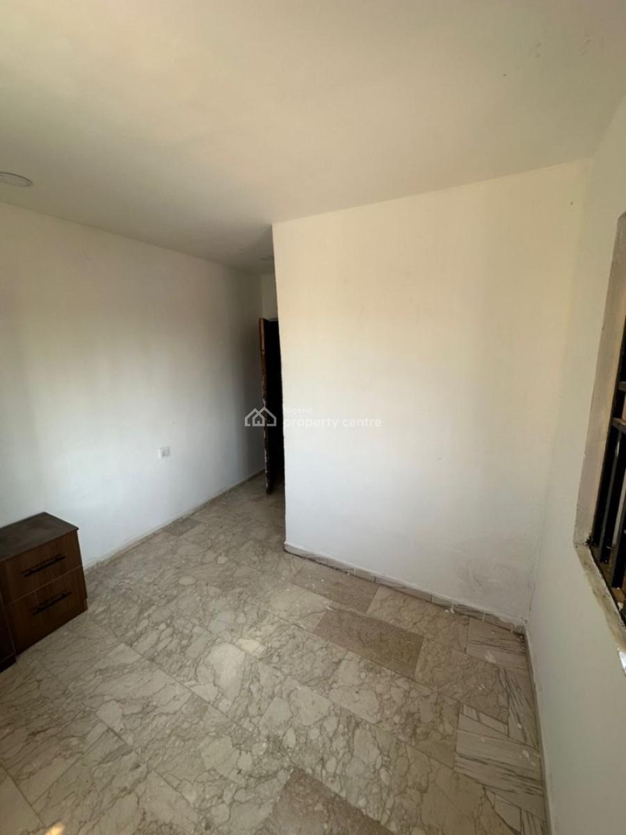 a Spacious One Bedroom Apartment in a Good Environment, 4th Avenue, Gwarinpa, Abuja, Mini Flat (room and Parlour) for Rent