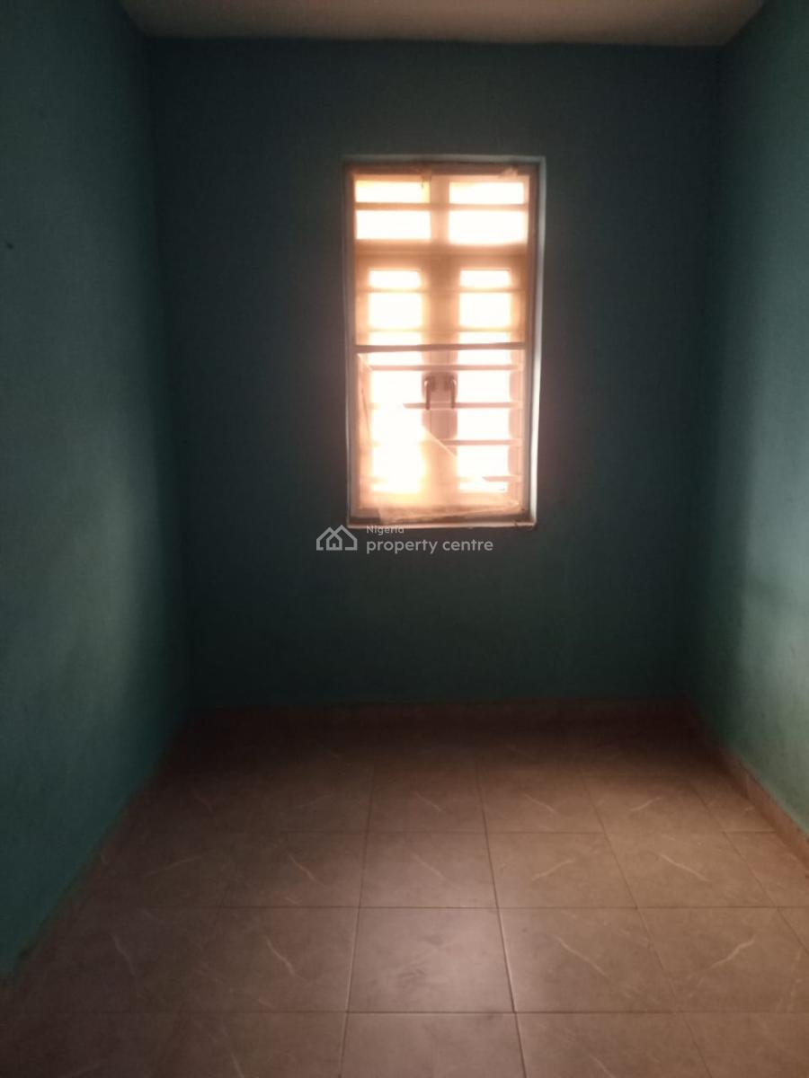 3-bedroom Flat, Ebute Metta East, Yaba, Lagos, Office Space for Rent