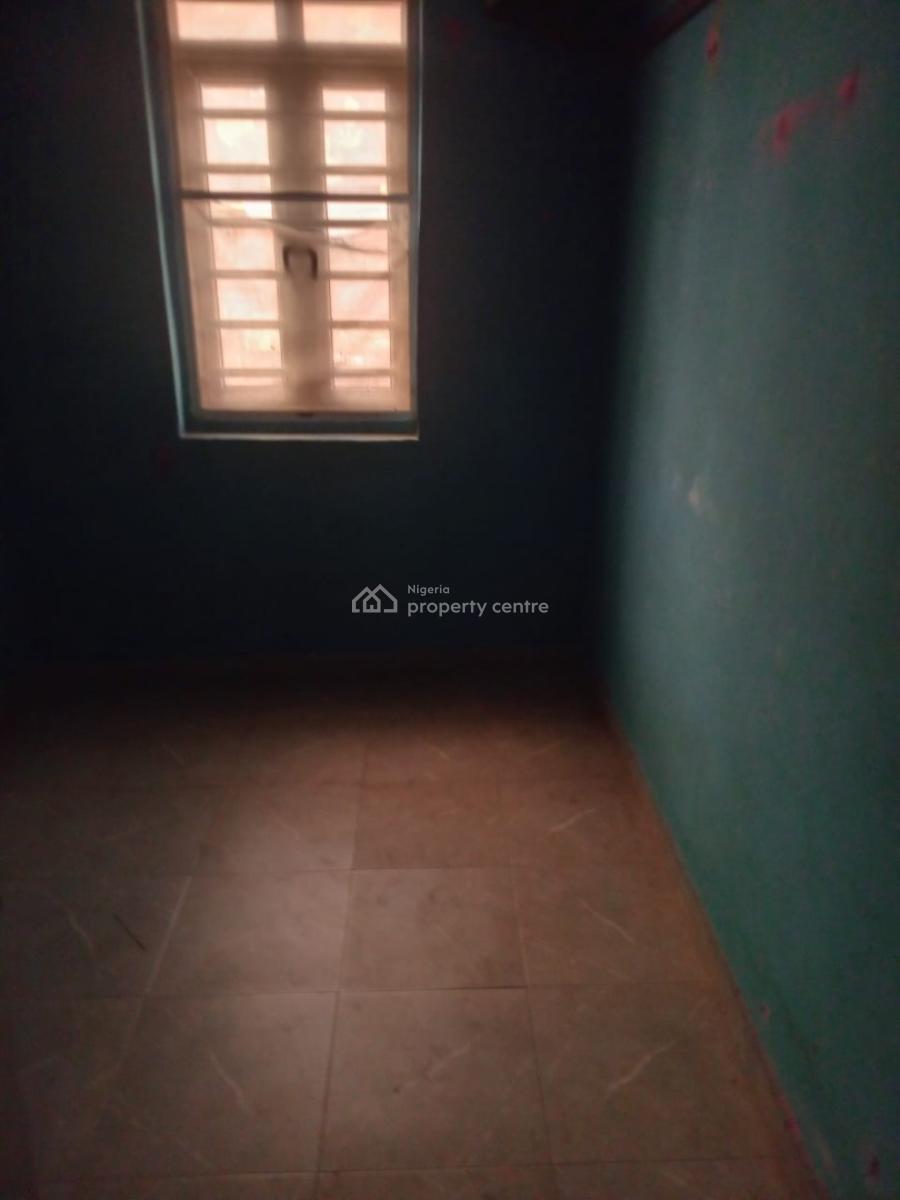 3-bedroom Flat, Ebute Metta East, Yaba, Lagos, Office Space for Rent