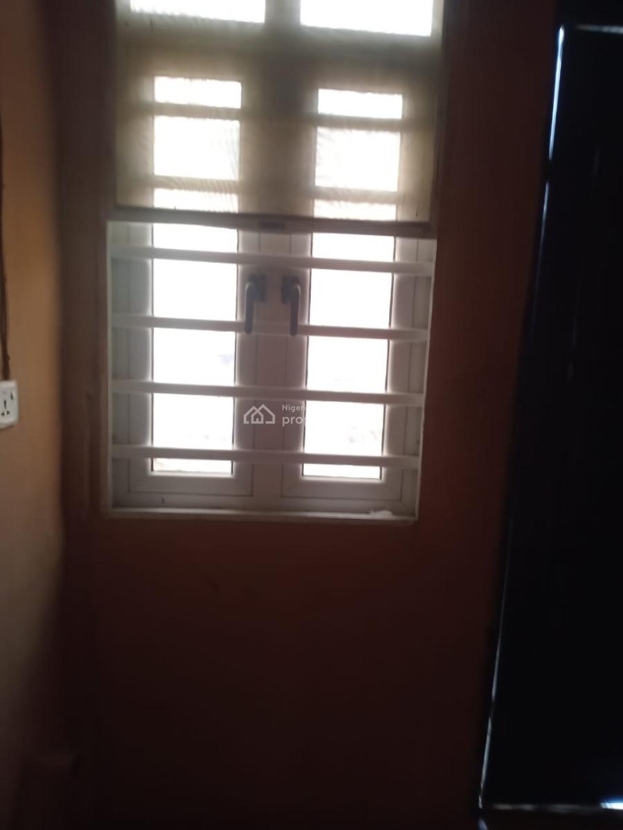 3-bedroom Flat, Ebute Metta East, Yaba, Lagos, Office Space for Rent