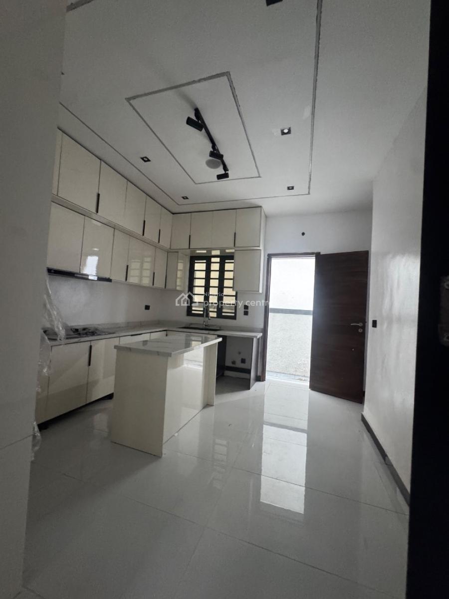 This Property Is in an Secure Estate Top Notch5 Bedrom Duplex with Bq, Ologolo in an Secure Estate 🏡, Lekki, Lagos, Detached Duplex for Sale