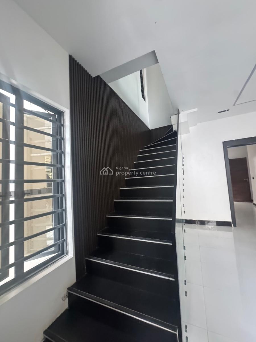 This Property Is in an Secure Estate Top Notch5 Bedrom Duplex with Bq, Ologolo in an Secure Estate 🏡, Lekki, Lagos, Detached Duplex for Sale