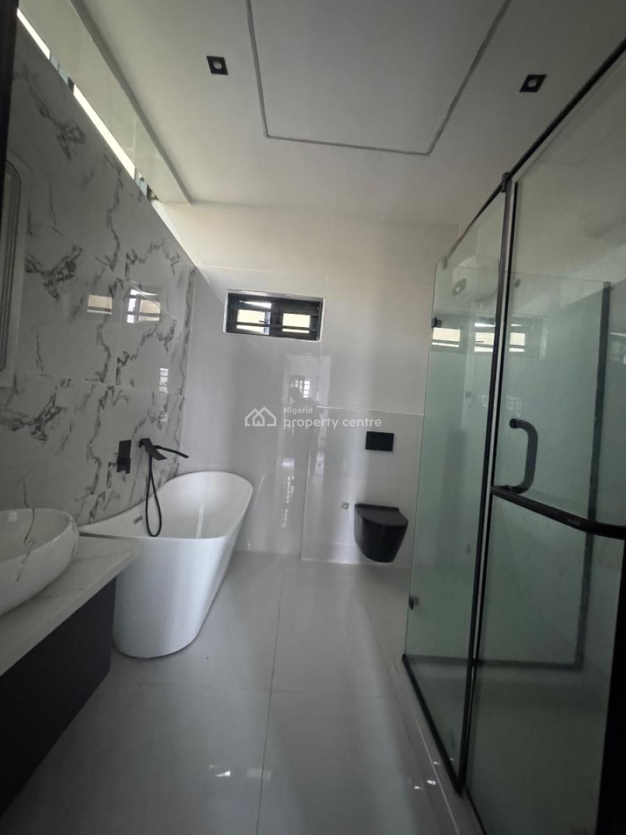 This Property Is in an Secure Estate Top Notch5 Bedrom Duplex with Bq, Ologolo in an Secure Estate 🏡, Lekki, Lagos, Detached Duplex for Sale