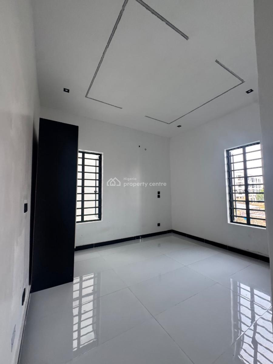 This Property Is in an Secure Estate Top Notch5 Bedrom Duplex with Bq, Ologolo in an Secure Estate 🏡, Lekki, Lagos, Detached Duplex for Sale