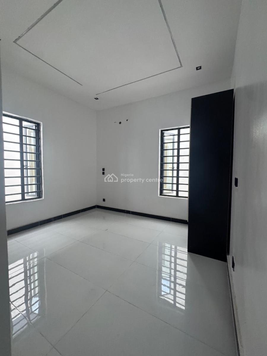 This Property Is in an Secure Estate Top Notch5 Bedrom Duplex with Bq, Ologolo in an Secure Estate 🏡, Lekki, Lagos, Detached Duplex for Sale