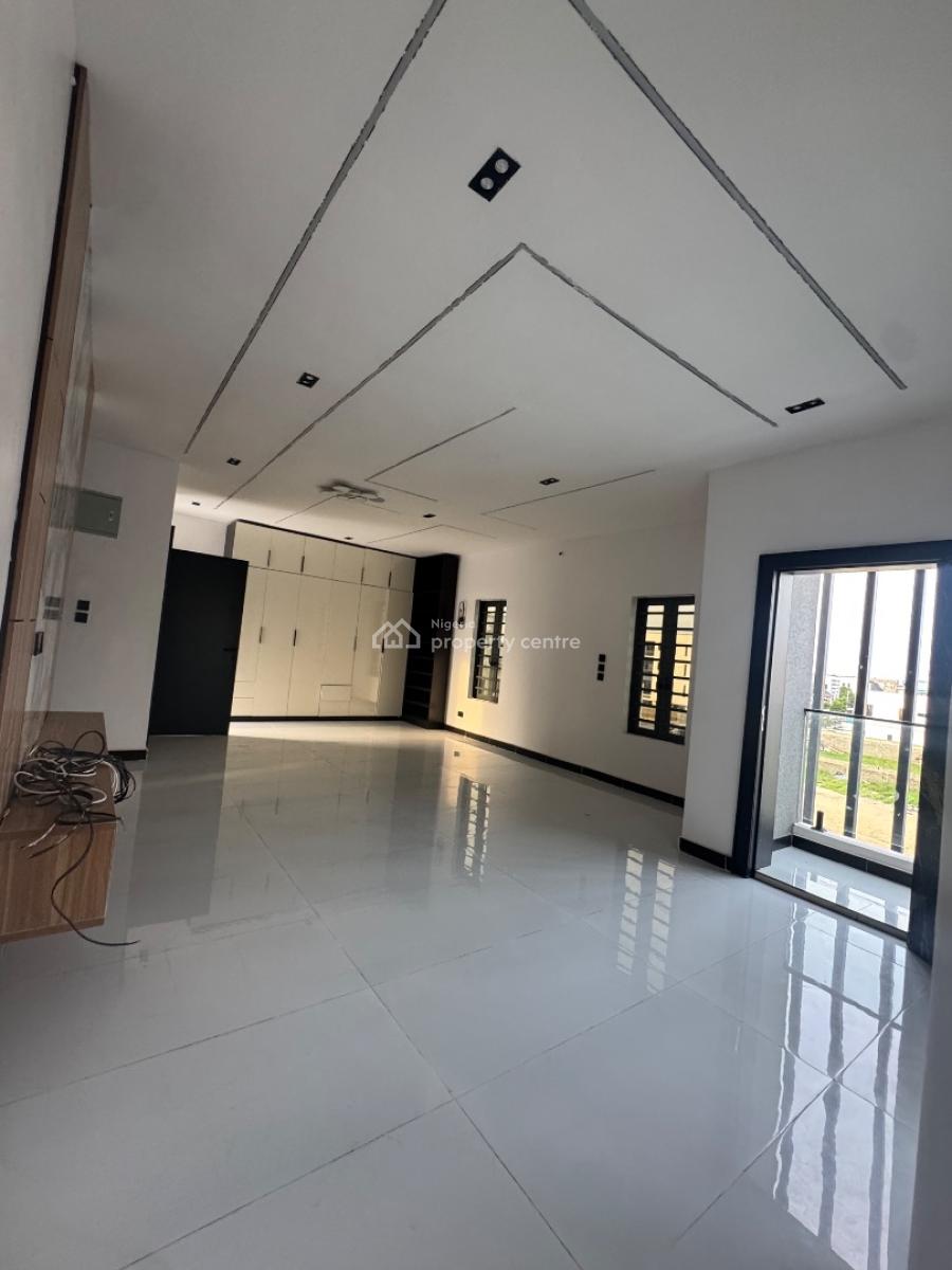 This Property Is in an Secure Estate Top Notch5 Bedrom Duplex with Bq, Ologolo in an Secure Estate 🏡, Lekki, Lagos, Detached Duplex for Sale