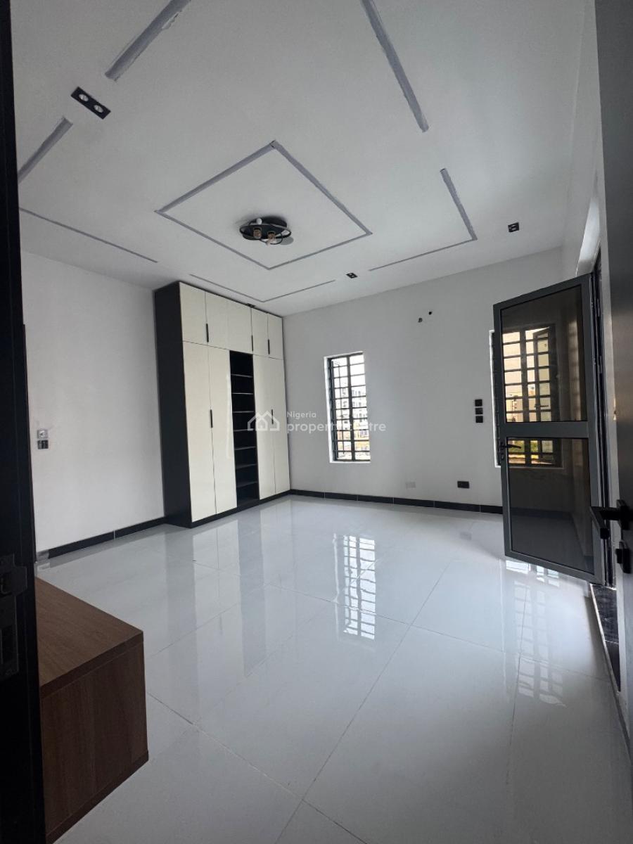 This Property Is in an Secure Estate Top Notch5 Bedrom Duplex with Bq, Ologolo in an Secure Estate 🏡, Lekki, Lagos, Detached Duplex for Sale
