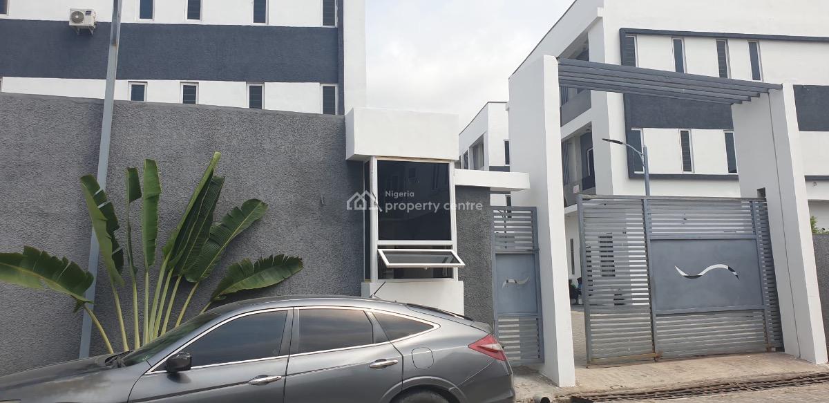 Distress Distress 4 Bedroom Terrace with Bq in Osapa Not Deal, Osapa Lekki Lagos Stat Le, Lekki, Lagos, Terraced Duplex for Sale
