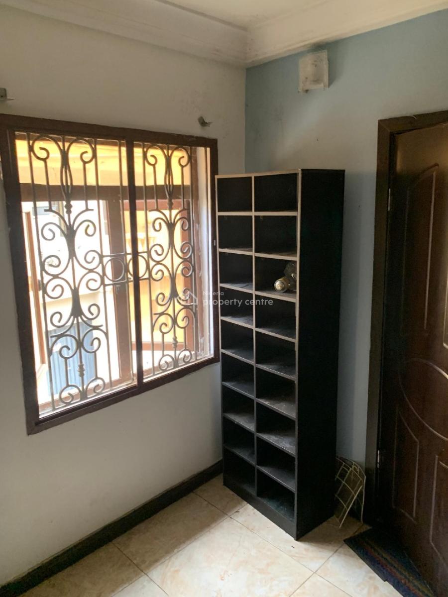 Decent Spacious 4 Bedroom Up Flat, Gra Phase 2, Magodo, Lagos, House for Rent