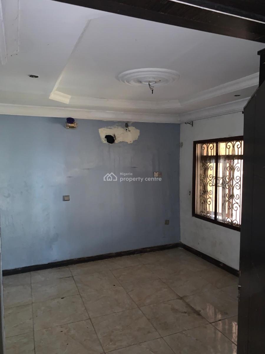 Decent Spacious 4 Bedroom Up Flat, Gra Phase 2, Magodo, Lagos, House for Rent