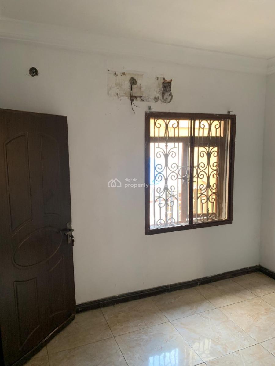 Decent Spacious 4 Bedroom Up Flat, Gra Phase 2, Magodo, Lagos, House for Rent