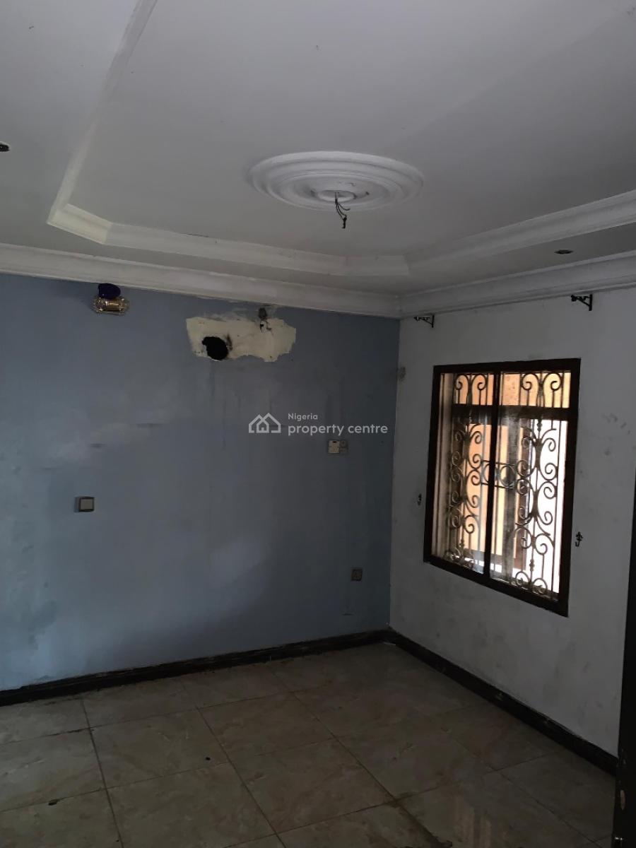 Decent Spacious 4 Bedroom Up Flat, Gra Phase 2, Magodo, Lagos, House for Rent