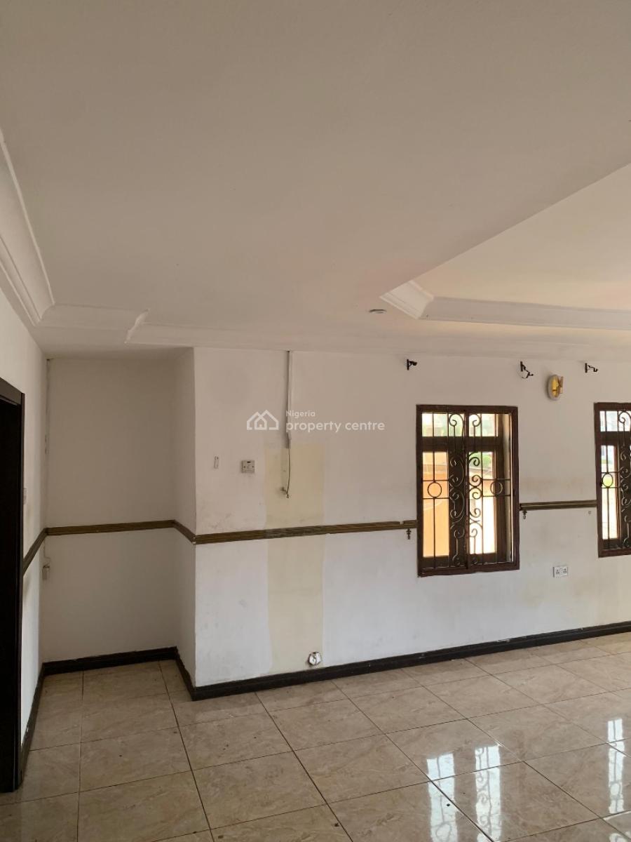Decent Spacious 4 Bedroom Up Flat, Gra Phase 2, Magodo, Lagos, House for Rent