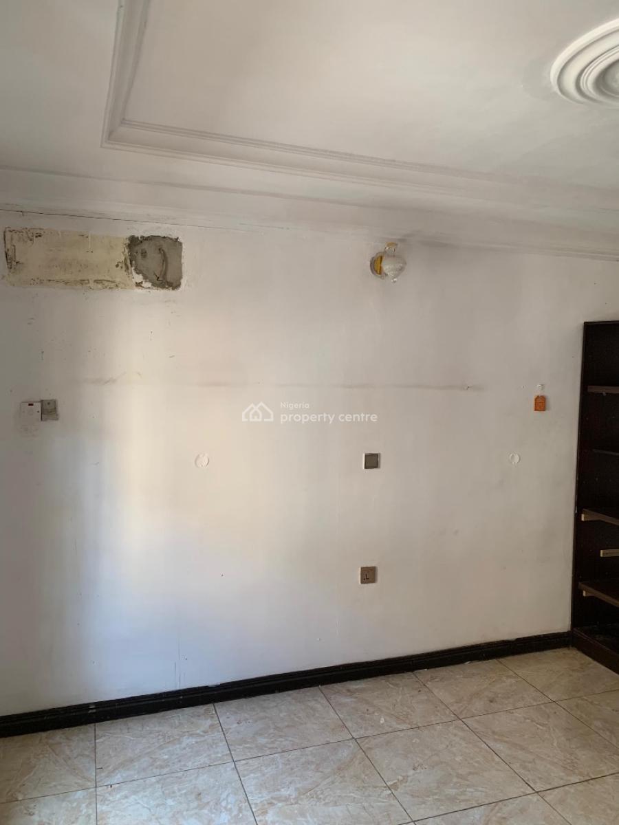 Decent Spacious 4 Bedroom Up Flat, Gra Phase 2, Magodo, Lagos, House for Rent