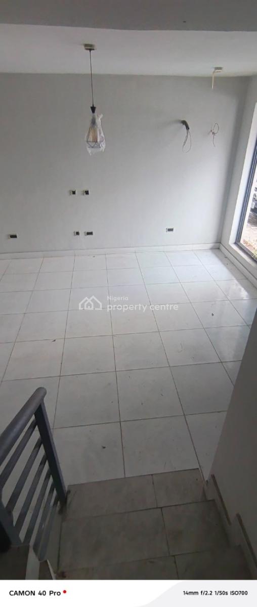 Shop Space Available, Off Admiralty Way, Lekki Phase 1, Lekki, Lagos, Shop for Rent