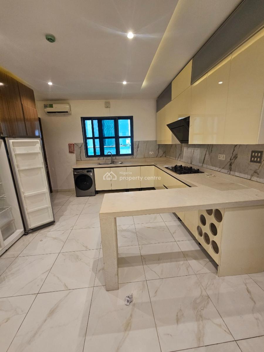 Spacious 2-bedroom Apartment with Bq, Off Fatai Idowu, Lekki Phase 1, Lekki, Lagos, Flat / Apartment for Rent