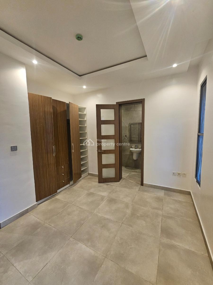 Spacious 2-bedroom Apartment with Bq, Off Fatai Idowu, Lekki Phase 1, Lekki, Lagos, Flat / Apartment for Rent
