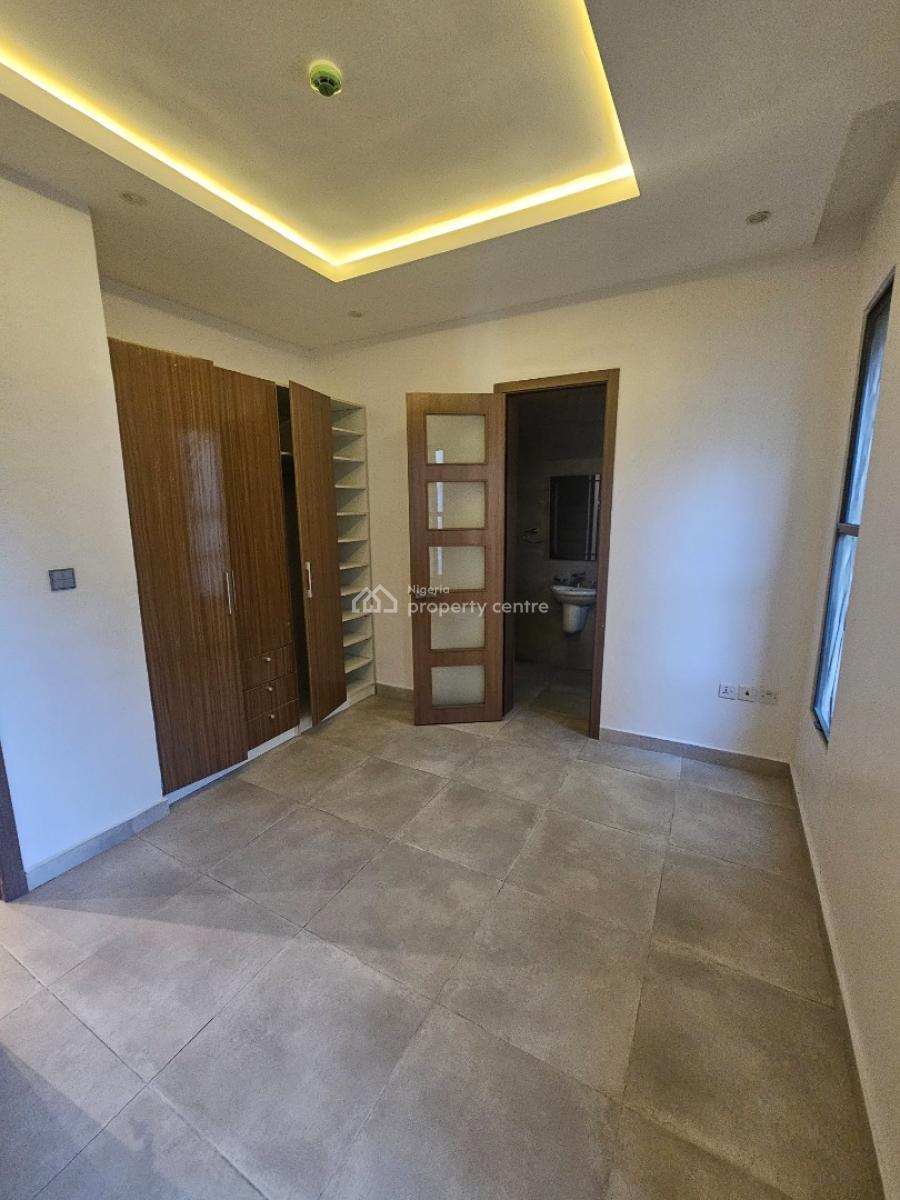 Spacious 2-bedroom Apartment with Bq, Off Fatai Idowu, Lekki Phase 1, Lekki, Lagos, Flat / Apartment for Rent