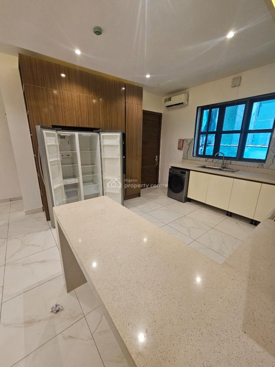 Spacious 2-bedroom Apartment with Bq, Off Fatai Idowu, Lekki Phase 1, Lekki, Lagos, Flat / Apartment for Rent