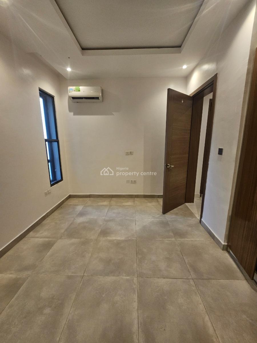 Spacious 2-bedroom Apartment with Bq, Off Fatai Idowu, Lekki Phase 1, Lekki, Lagos, Flat / Apartment for Rent