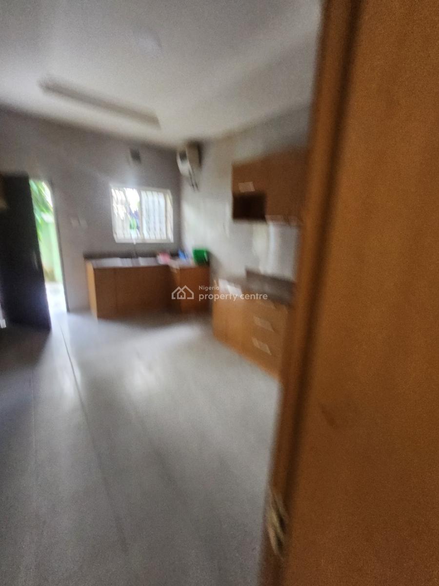 Nice 3bedroom Terrace Duplex with Bq, Pay & Packin, Maitama Main,tarred Rd, Maitama District, Abuja, Detached Duplex for Rent