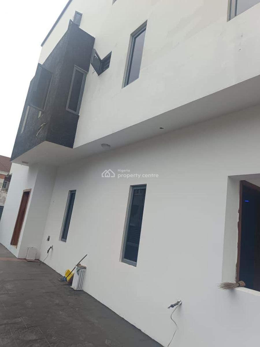 5-bedroom Semi Detach House with a Room Bq, Tokunbo Macaulay Street, Magodo, Lagos, Detached Duplex for Rent