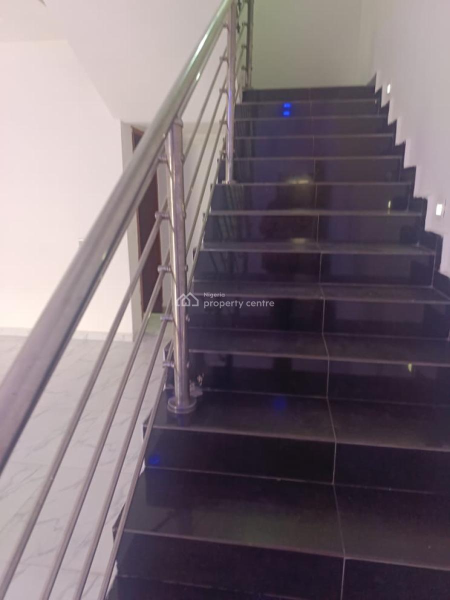 5-bedroom Semi Detach House with a Room Bq, Tokunbo Macaulay Street, Magodo, Lagos, Detached Duplex for Rent