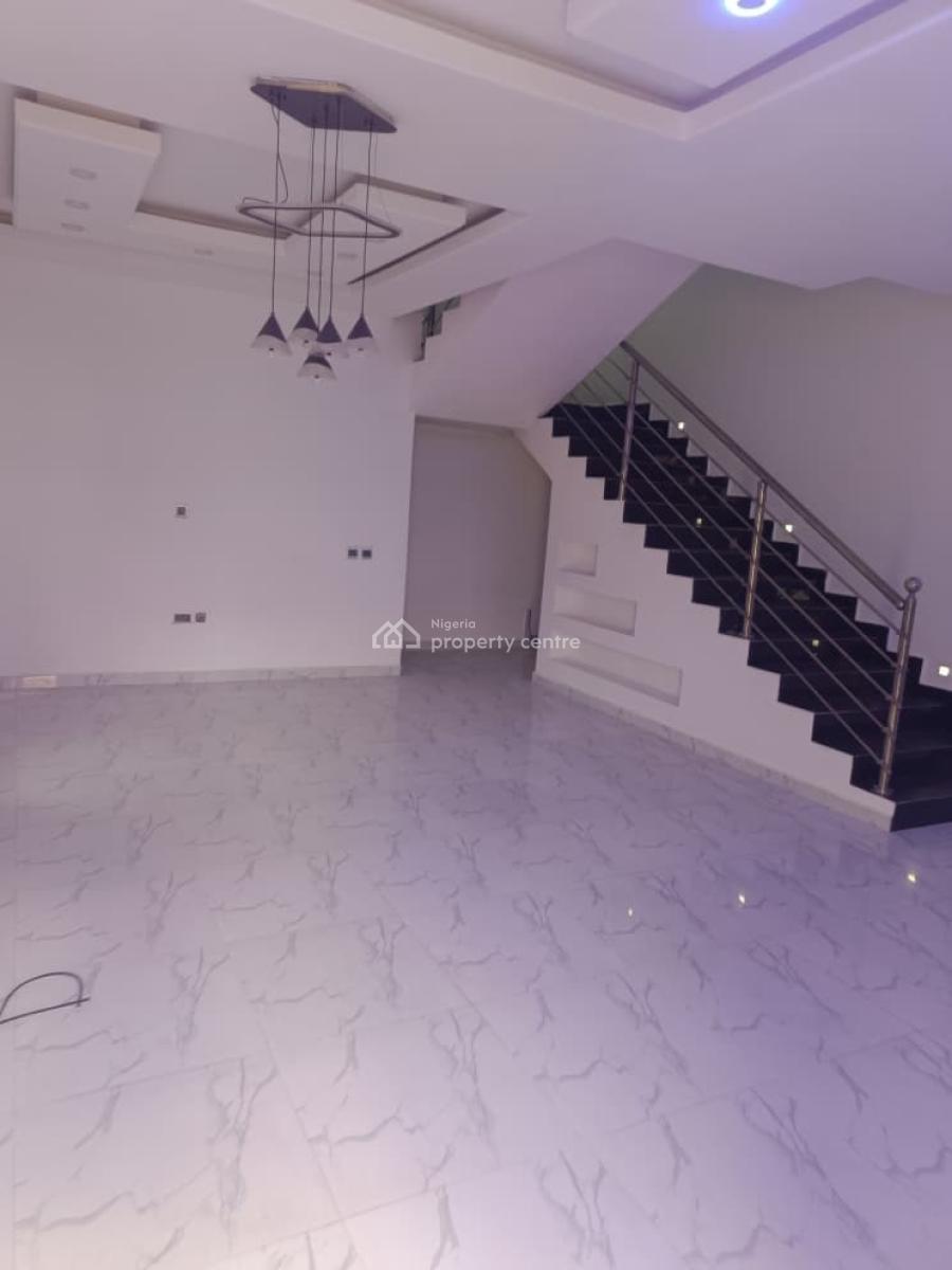 5-bedroom Semi Detach House with a Room Bq, Tokunbo Macaulay Street, Magodo, Lagos, Detached Duplex for Rent